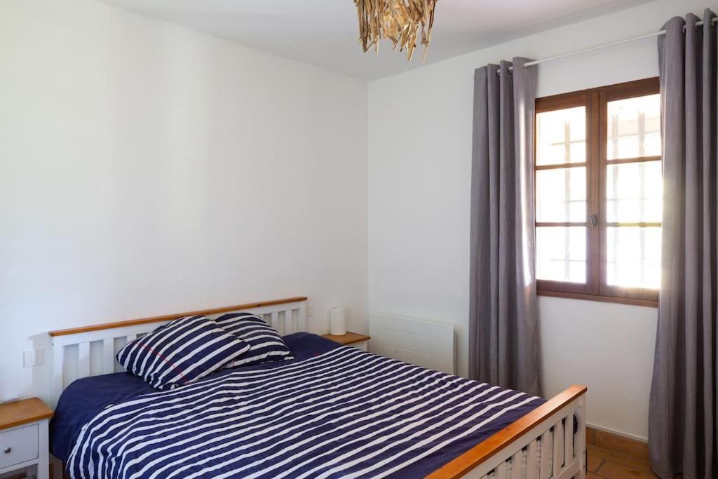 Mas Provencal De 120M2 En Camargue, Avec Piscine Et Parking Inclus, Ideal Pour Des Vacances アルル エクステリア 写真