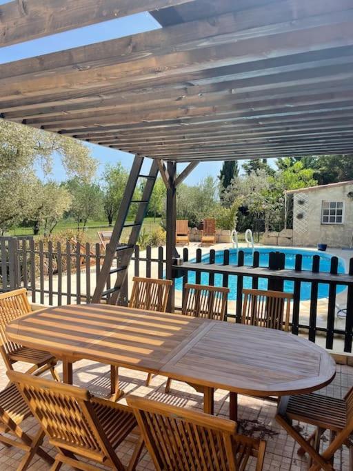 Mas Provencal De 120M2 En Camargue, Avec Piscine Et Parking Inclus, Ideal Pour Des Vacances アルル エクステリア 写真