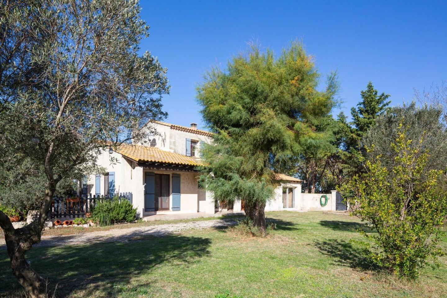Mas Provencal De 120M2 En Camargue, Avec Piscine Et Parking Inclus, Ideal Pour Des Vacances アルル エクステリア 写真